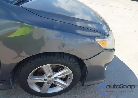 2013 Toyota Camry Se z USA, uszkodzony, nr VIN 4T1BF1FK7DU723425